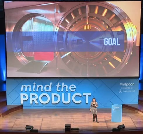 Laura speaking at the Mind the Product conference in 2016.